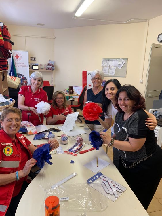 Valenzano, la Croce Rossa Italiana partecipa alla Cena dei Popoli 2024 con uno stand dedicato agli Stati Uniti d’America