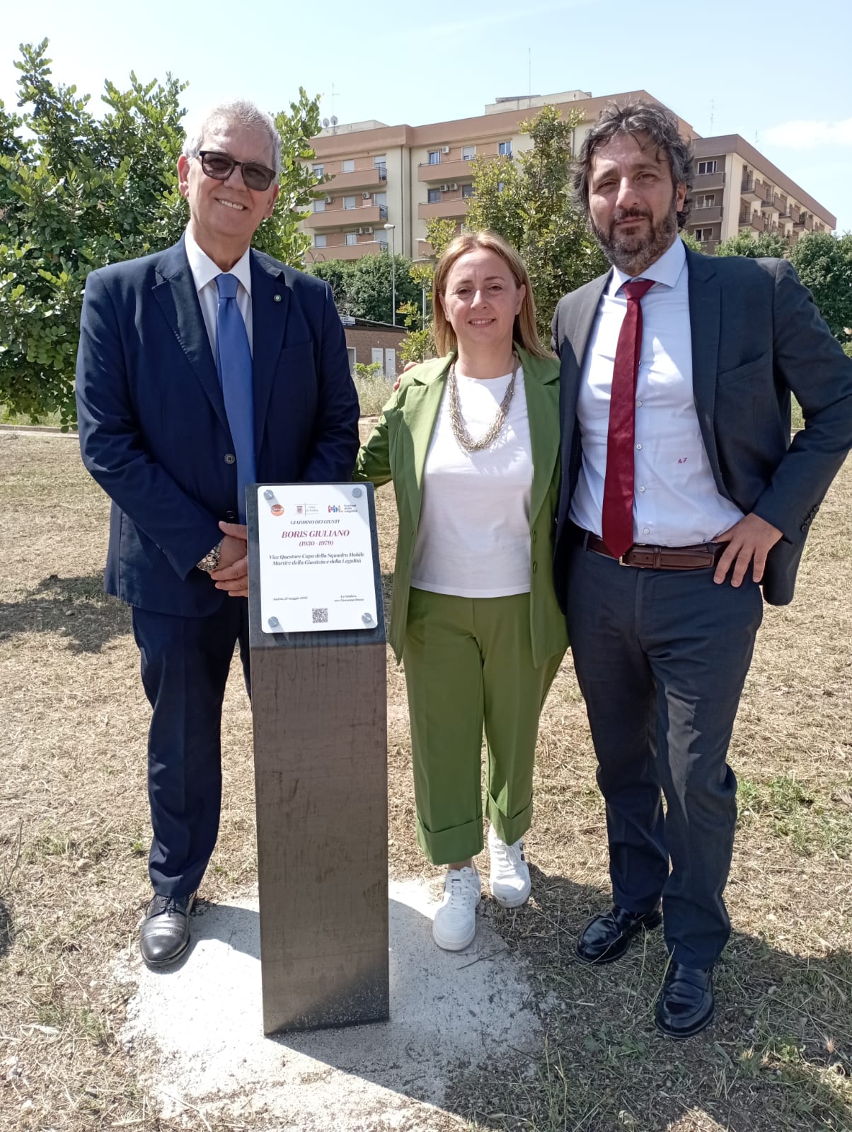 Andria scopre le targhe di quattro testimoni di legalità nel Giardino dei Giusti, l’importanza di un grande impegno civile con l’APAMRI e la Fondazione Gariwo