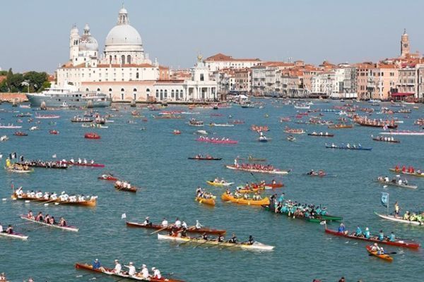 La Pro Monopoli tra gli oltre 7500 partecipanti della Vogalonga a Venezia