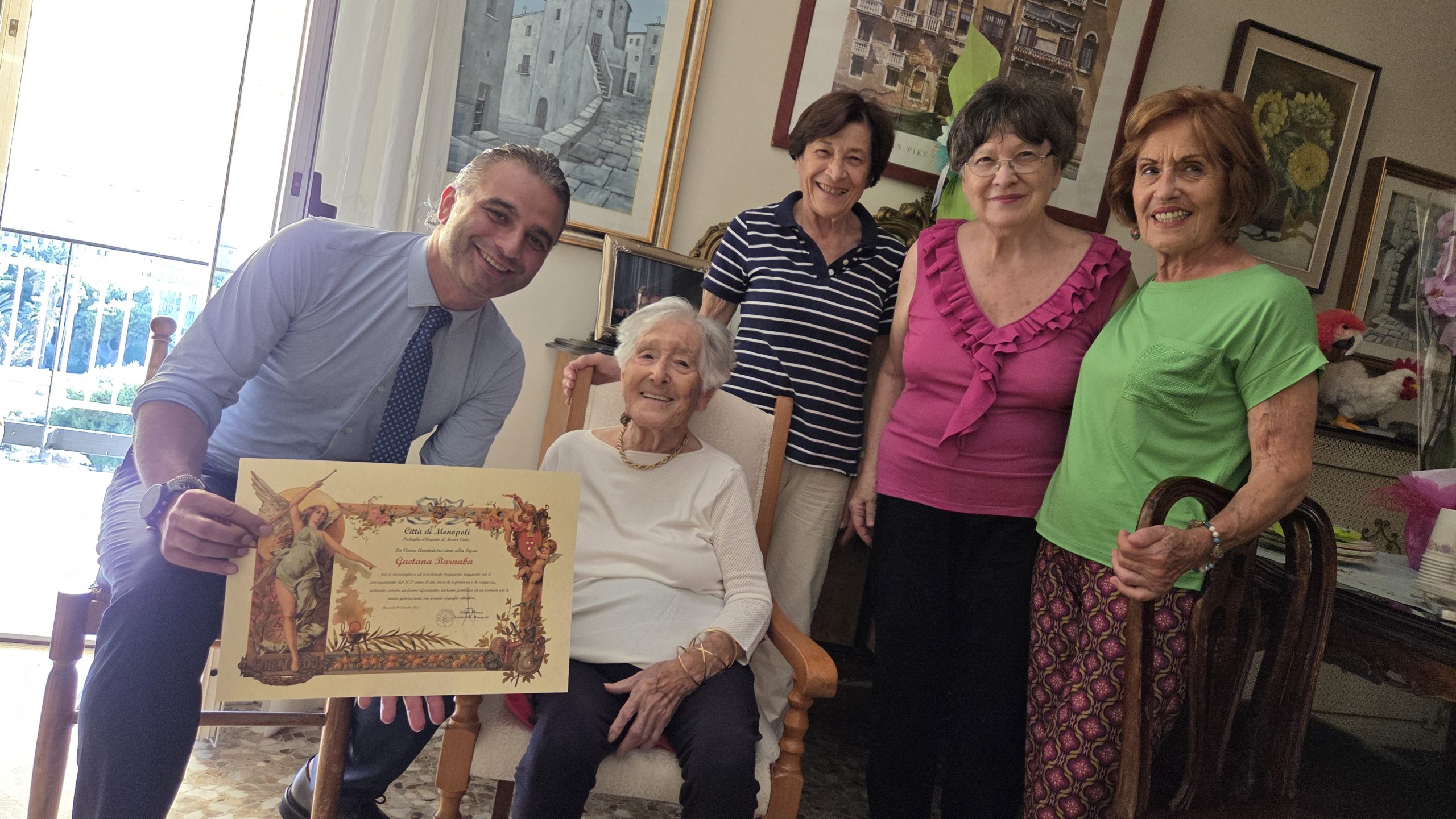 Monopoli festeggia Gaetana Barnaba: pergamena per i suoi 103 anni